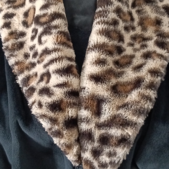 Betsey Johnson Velour Black W/ Leopard Faux Fur Trim Wrap Tie Robe Size L - Picture 6 of 7